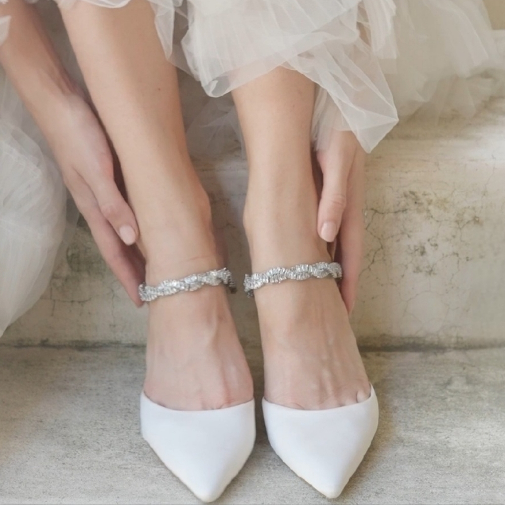 Bella Bella Wren Embellished Ivory Kitten Wedding Shoes Size 8